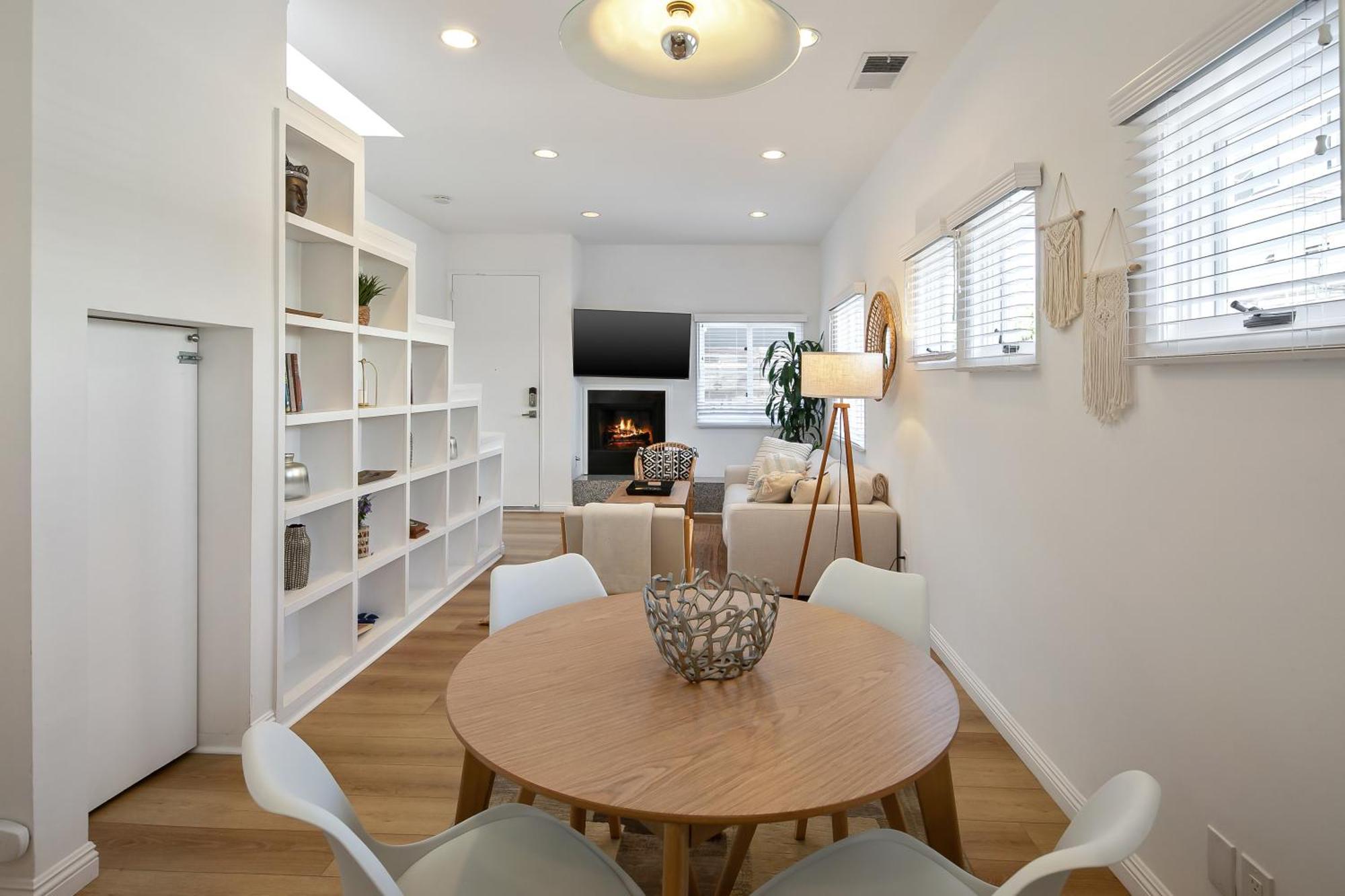 Exclusive 2bd 3ba With Balcony Hébergement de vacances Los Angeles