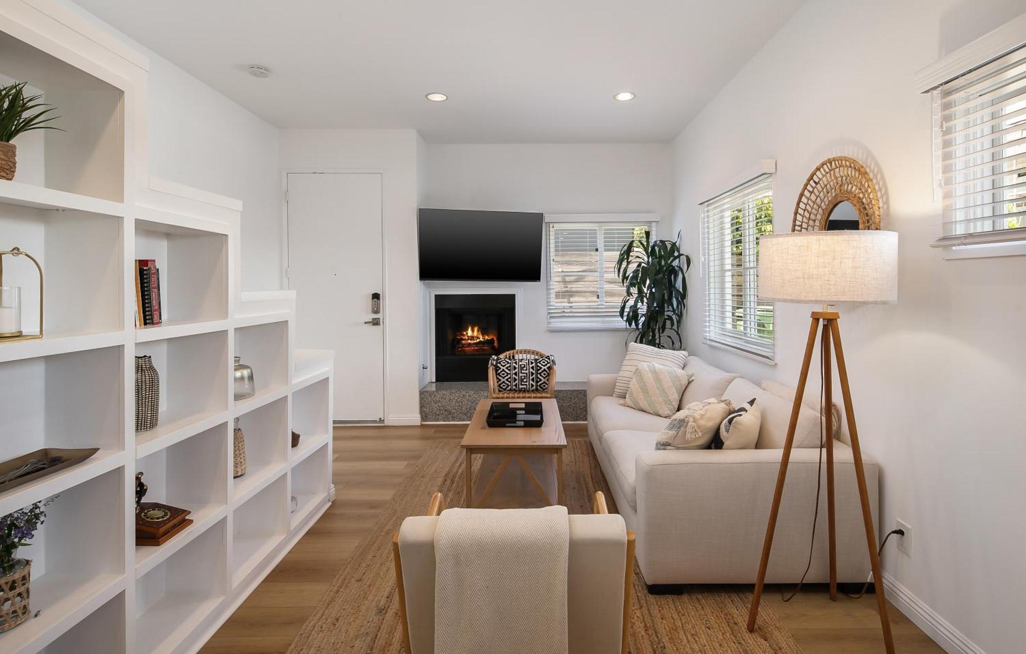 Exclusive 2bd 3ba With Balcony Hébergement de vacances Los Angeles